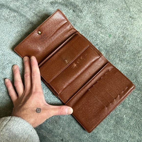 Louis Vuitton Monogram Canvas Wallet *FOR REPAIR* - Picture 4 of 7